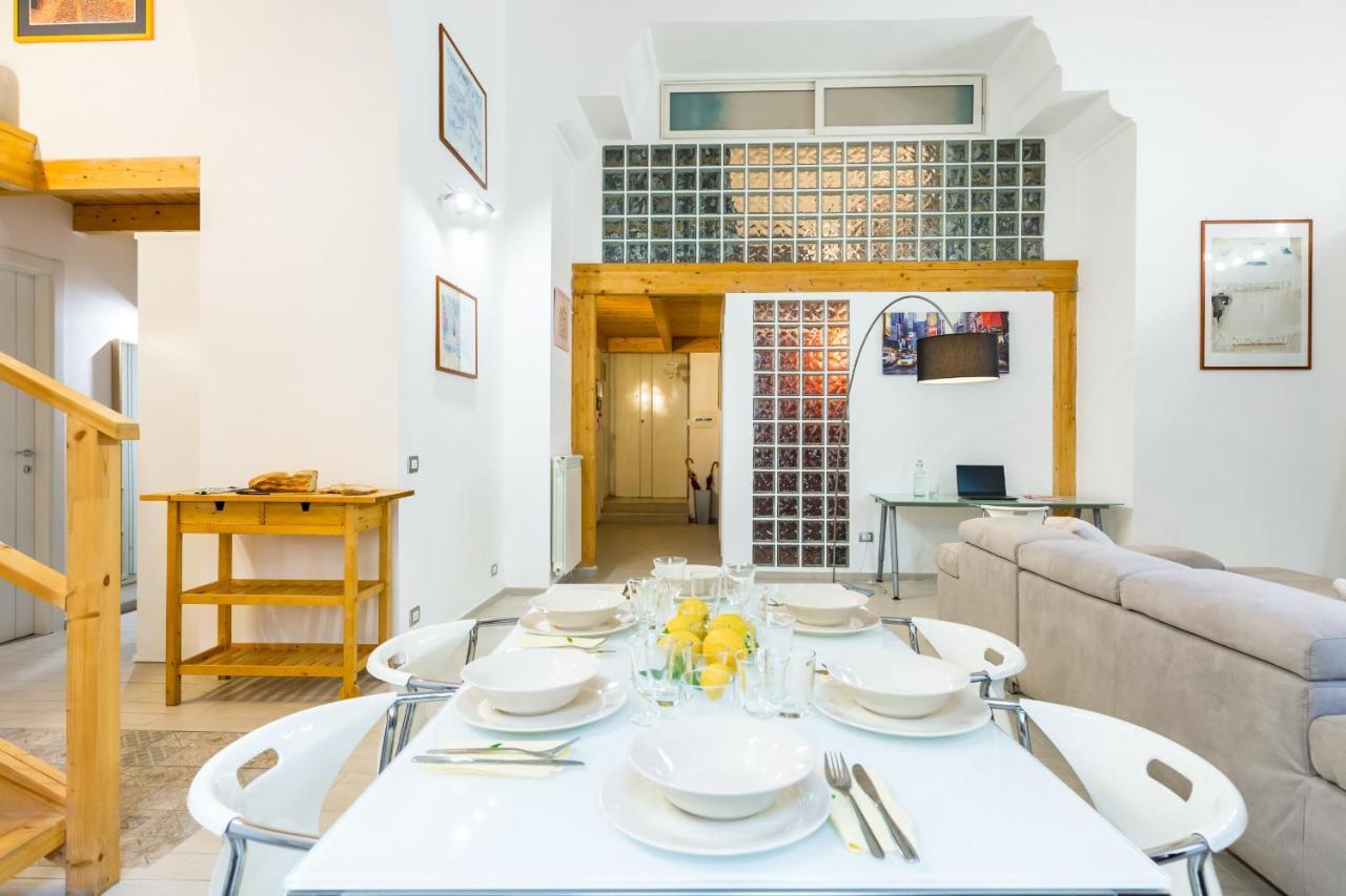 Ma Maison - Family Apartment At The Historical Center ナポリ エクステリア 写真