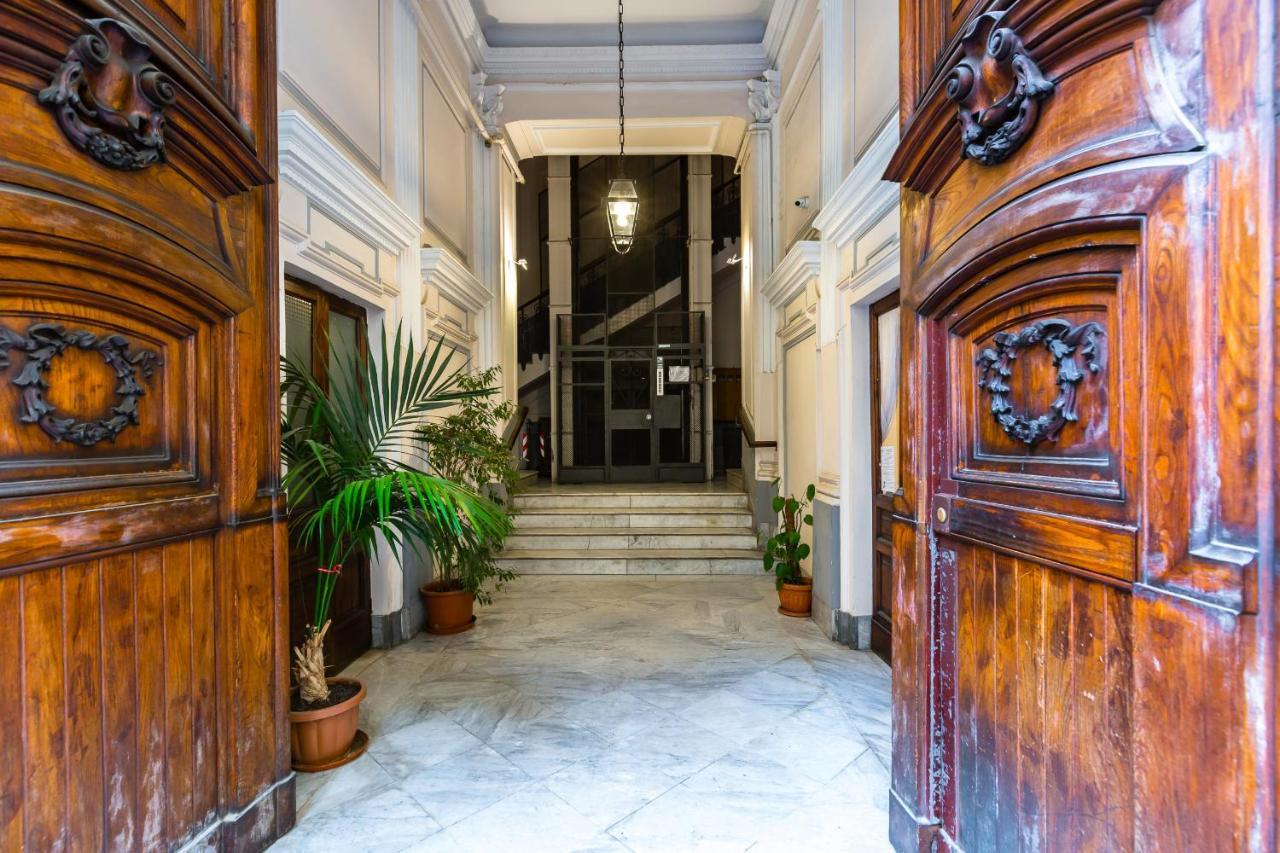 Ma Maison - Family Apartment At The Historical Center ナポリ エクステリア 写真